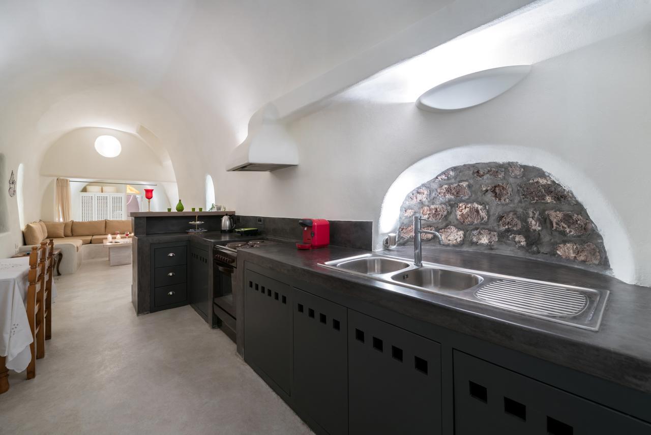 Christina's Cave House Tatil Evi