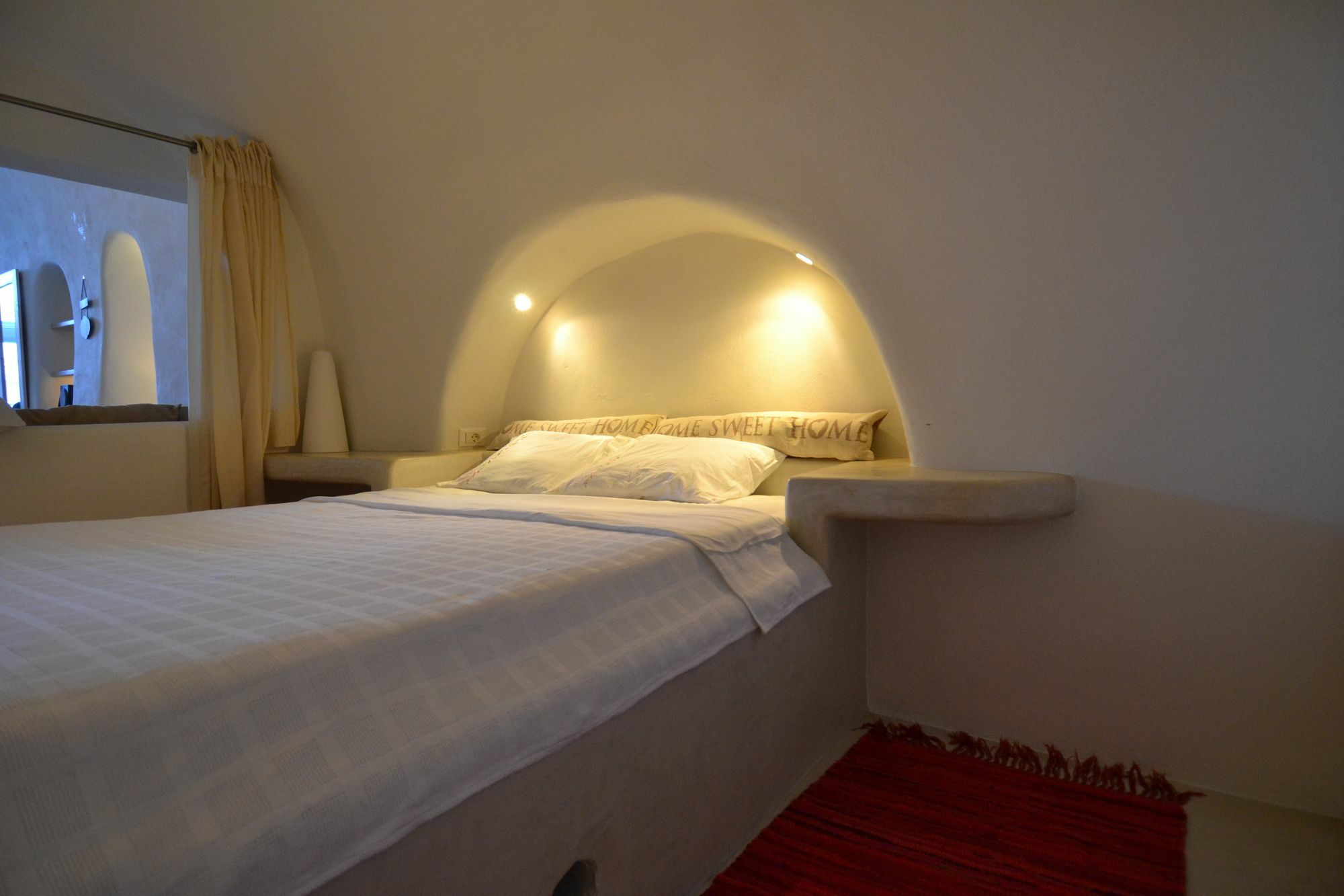 Christina's Cave House Fira (Santorini)